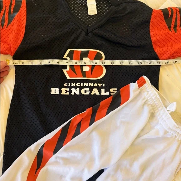 Kids Cincinnati Bengals Costume - Black and White - Picture 2 of 3